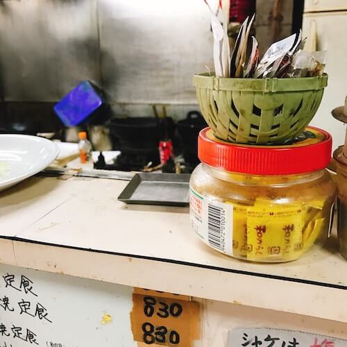 食堂伊賀、店内厨房、中野