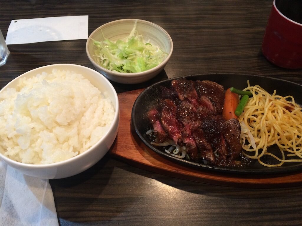 新宿さくらみちハラミステーキランチ