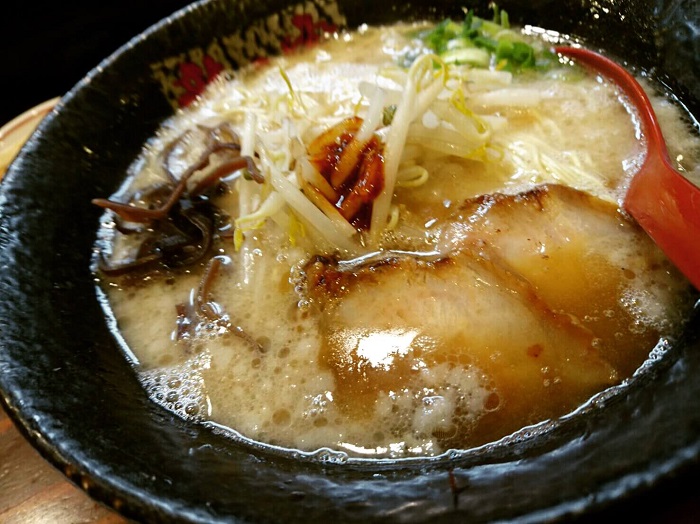 新宿龍の家豚骨ラーメン豚骨ラーメンつけ麺