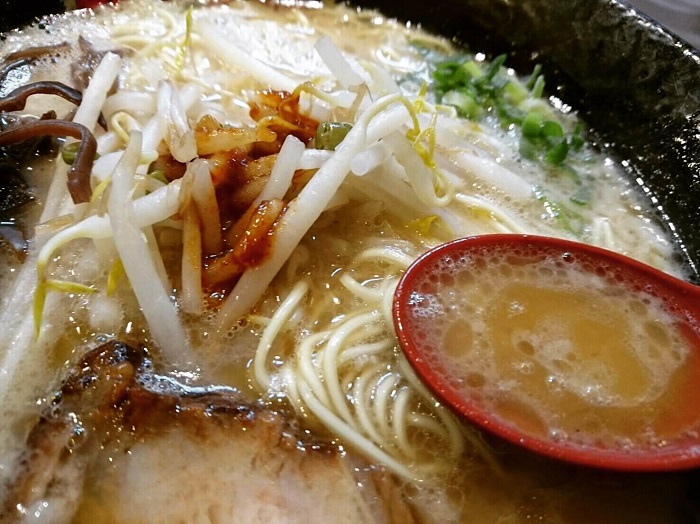 新宿龍の家豚骨ラーメン豚骨ラーメンつけ麺