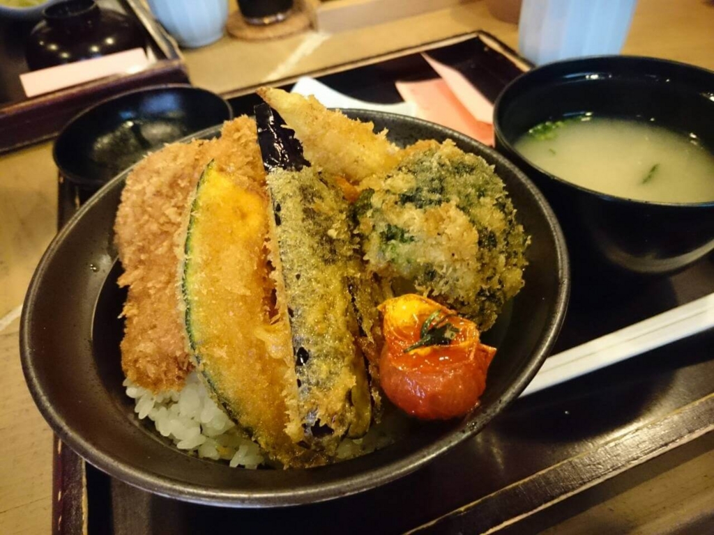 新潟カツ丼タレカツ　神保町