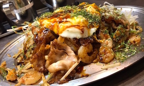 「これは焼きそばを超えている！」神保町で人気のやきそば店『みかさ』にひとり潜入！